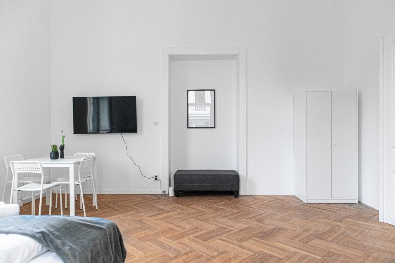 Classy 2Br Apt. W/ Exclusive Location Near Akh Wien Exteriör bild
